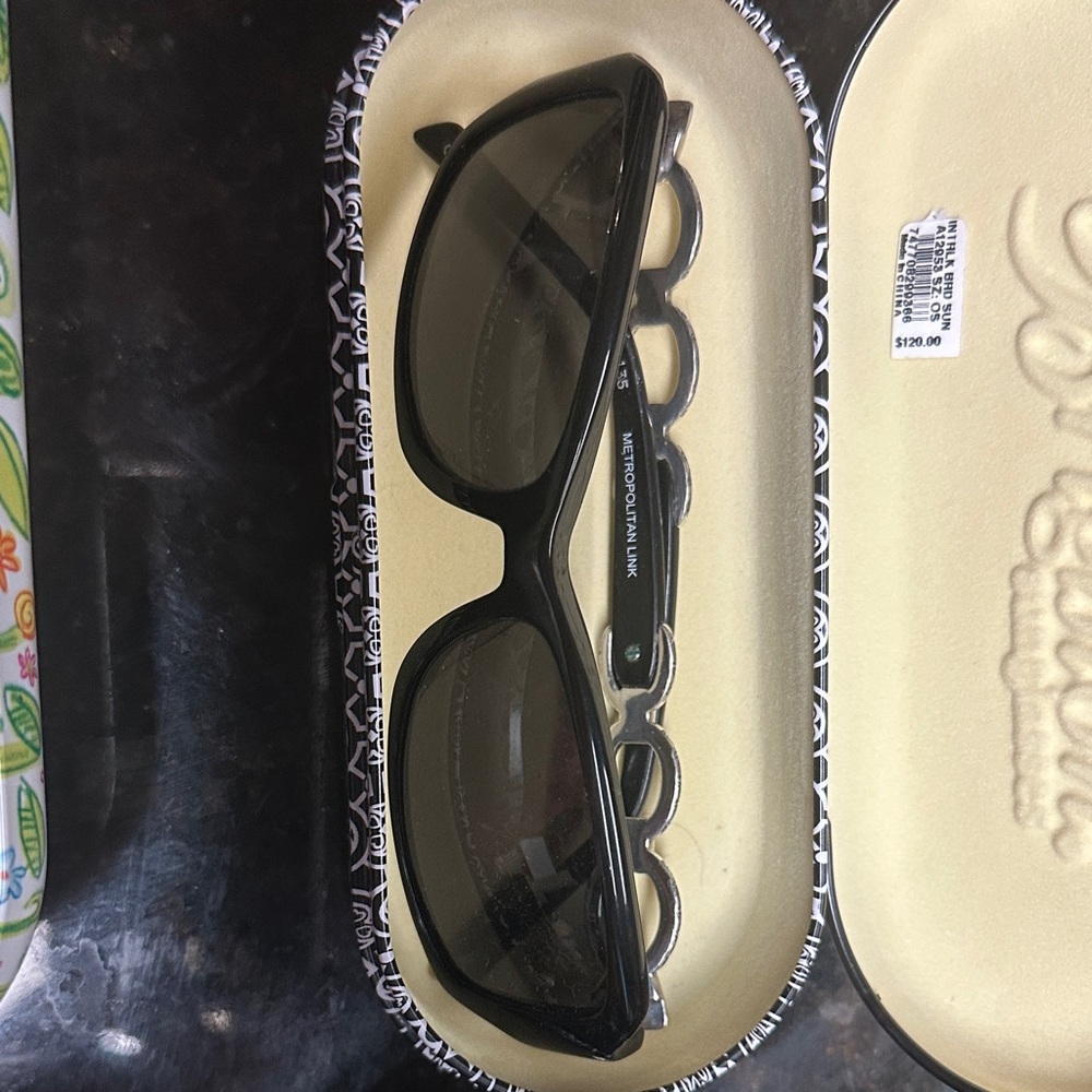 Brighton sunglasses -Trio with Cases excellent condition. $20 each 3 prs $60 - Picture 6 of 8